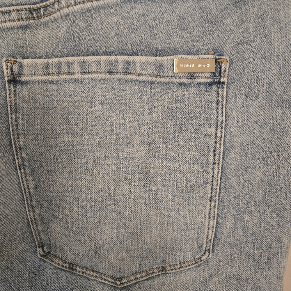 WHBM The Sculpt Straight Leg Crop Light Wash Jeans. Size 12 - Picture 4 of 6